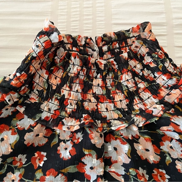 Francesca's Floral Smock Neck Flutter Sleeve Blouse Black/Red - Picture 7 of 11